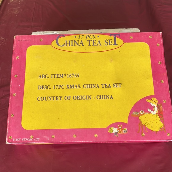 Vintage Tea Set-Christmas Bear - Picture 14 of 16